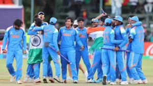 वर्ल्ड चैंपियन बनने के बाद वैभव सूर्यवंशी ने जीता करोड़ों दिल, सपोर्ट स्टाफ को अवॉर्ड समर्पित कर रच दिया नई मिसाल